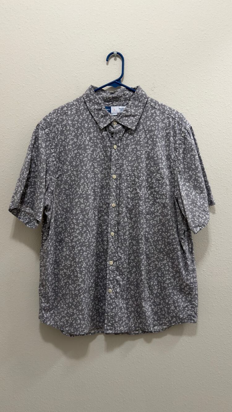 Old Navy Men's Everyday Short-Sleeve Cotton Button-Down Grey Floral Large